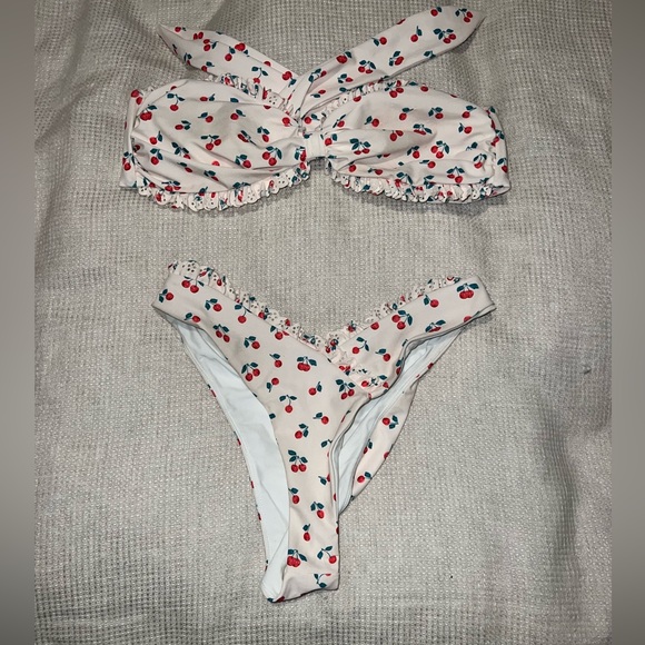 Lovers and Friends Bikini - Picture 3 of 4